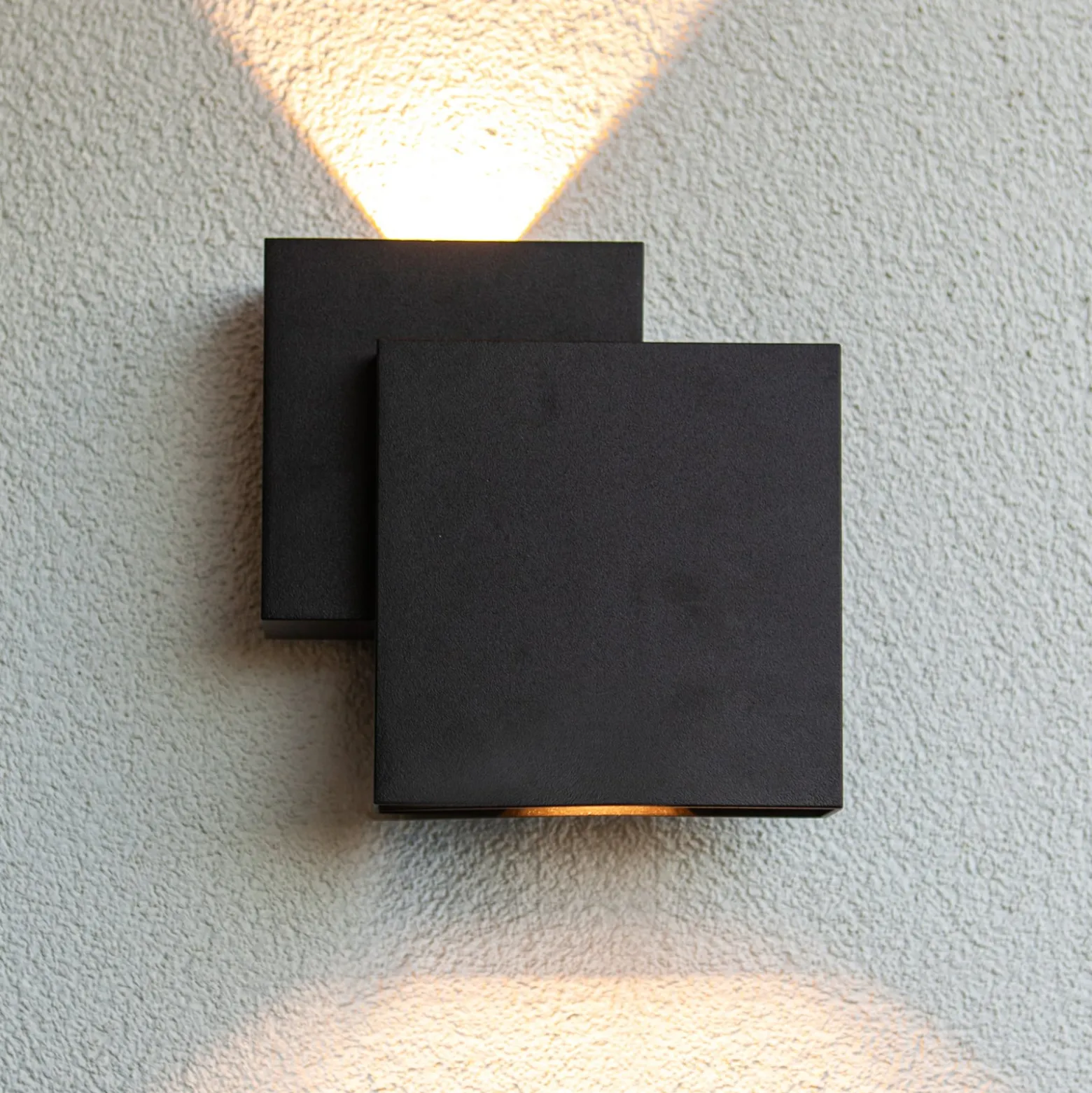 RIALTO-LED-ulkoseinävalaisin, musta, 20 cm, IP44, ylös/alas