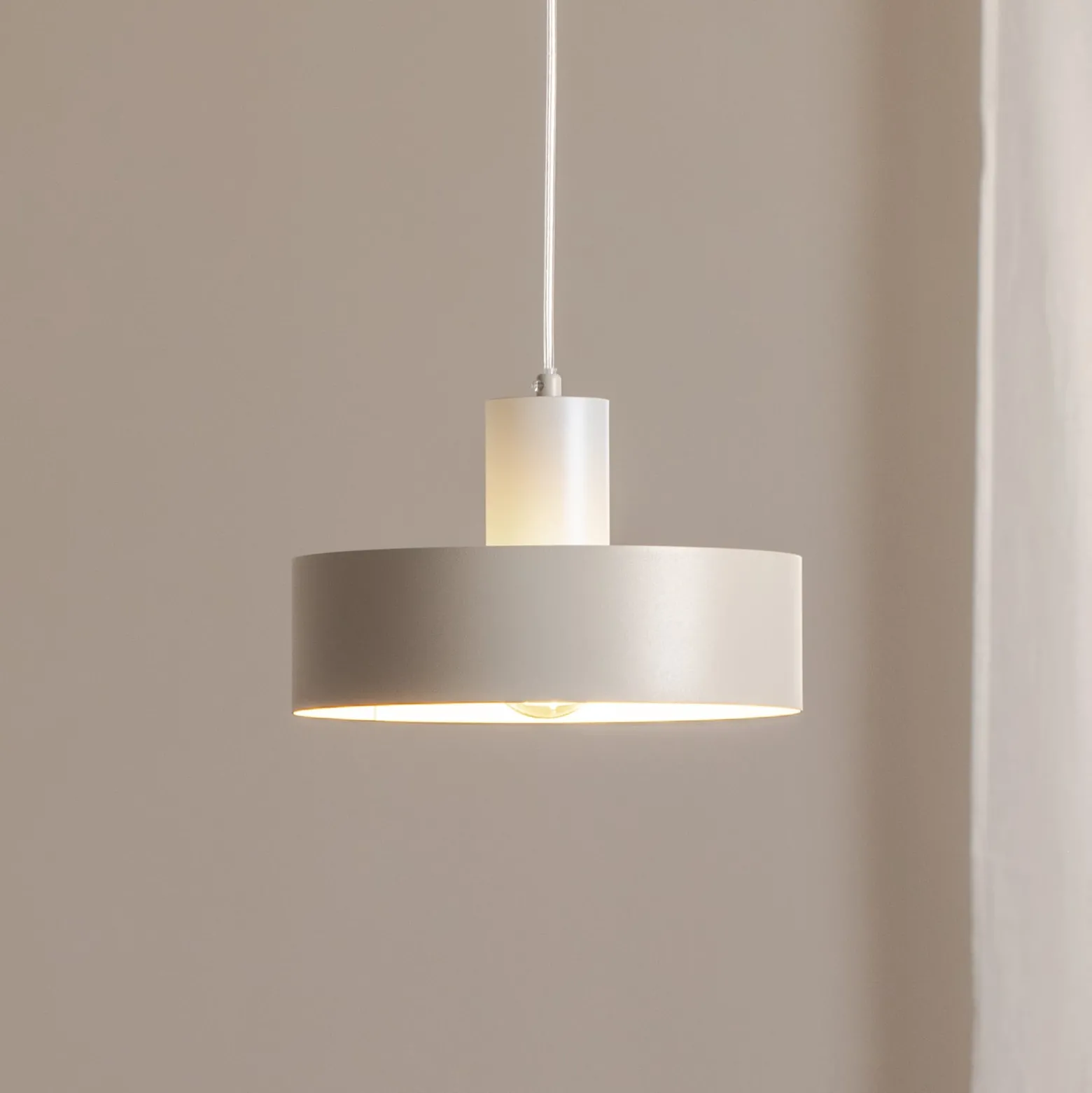 Riippuvalaisin Rif M, taupe, 1-lamppuinen, Ø 25 cm, teräs