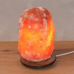 Rock-suolalamppu jalustalla, 1,5-2 kg, meripihka