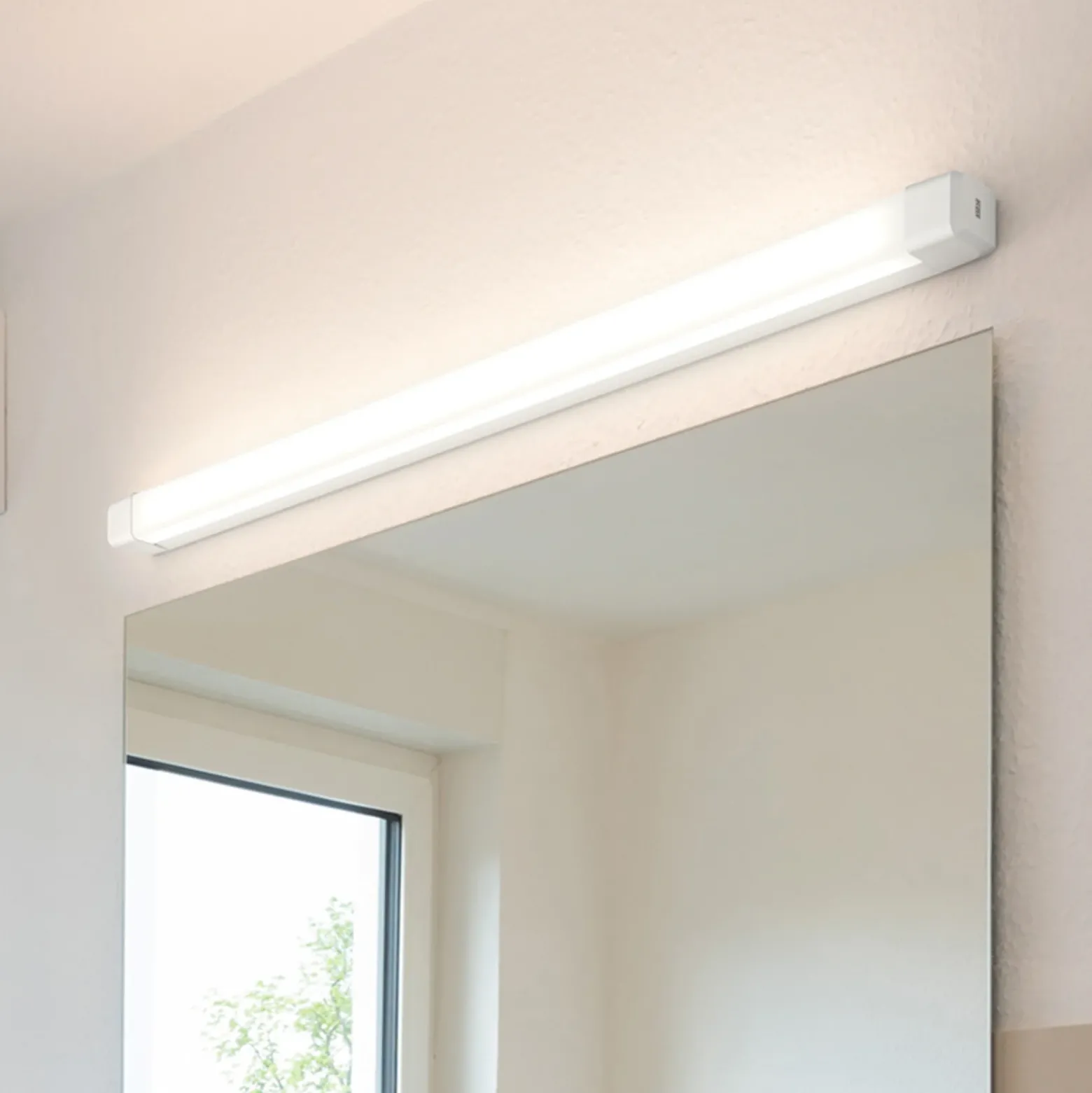 RZB Baleva LED-seinävalaisin IP44 leveys 120cm 19W