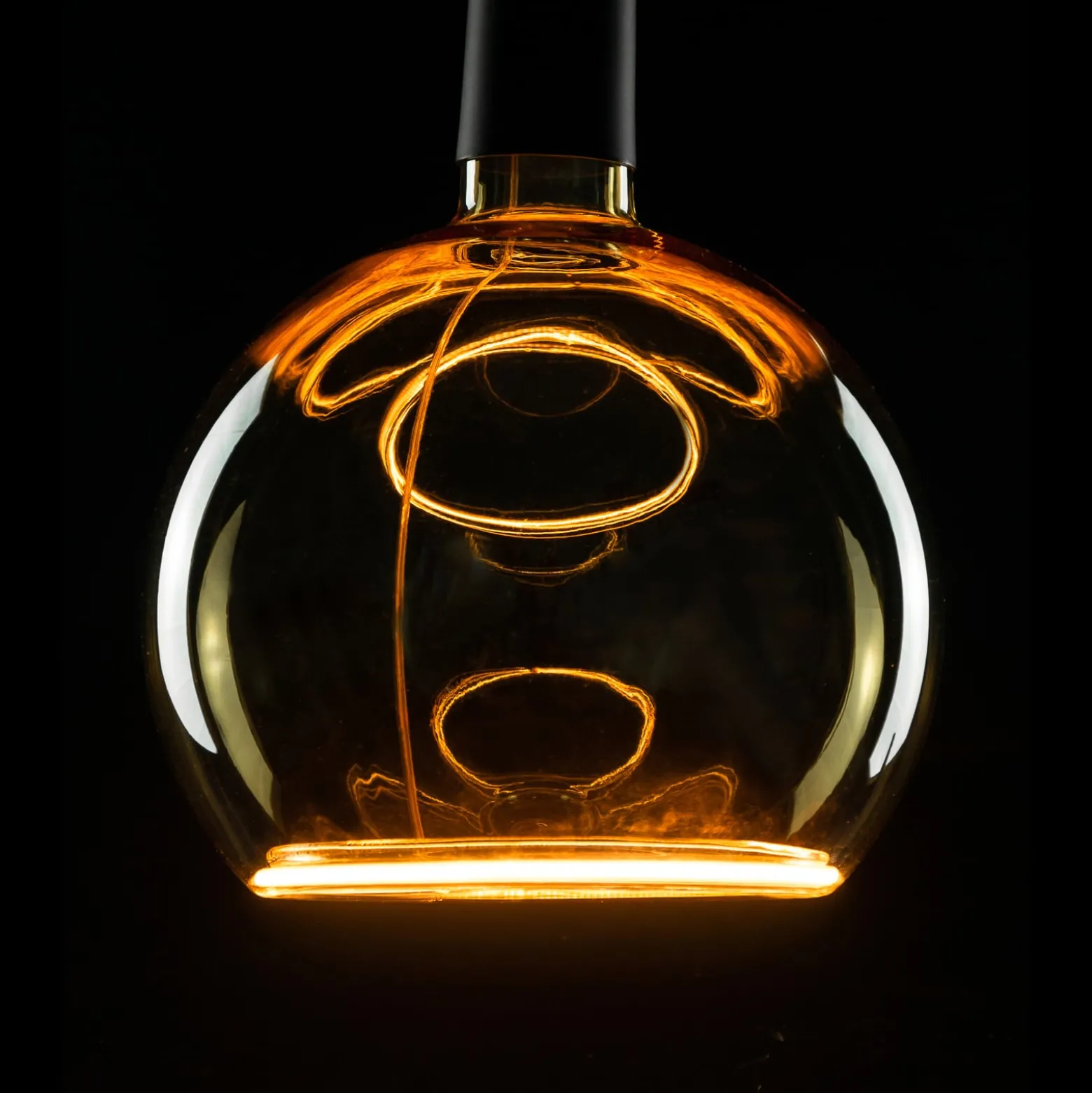 SEGULA LED kelluva pallo G150 E27 4W 922 kultainen himmennetty