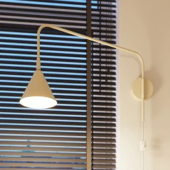 Seinävalaisin LYS, beige, Ø 14 cm, metalli, pistoke, E14