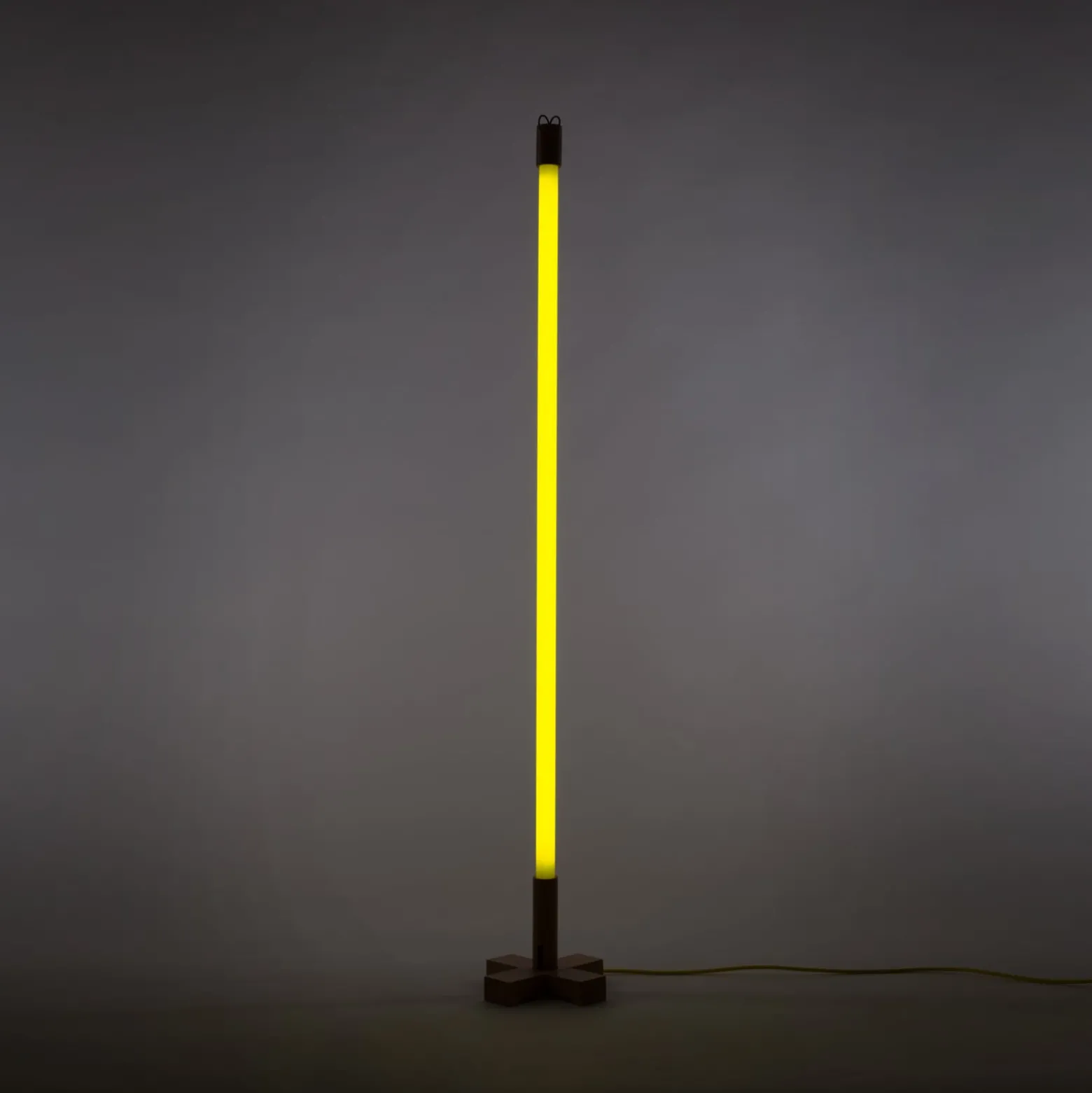 SELETTI LED-valaisin Linea, keltainen, puiset yksityiskohdat,
