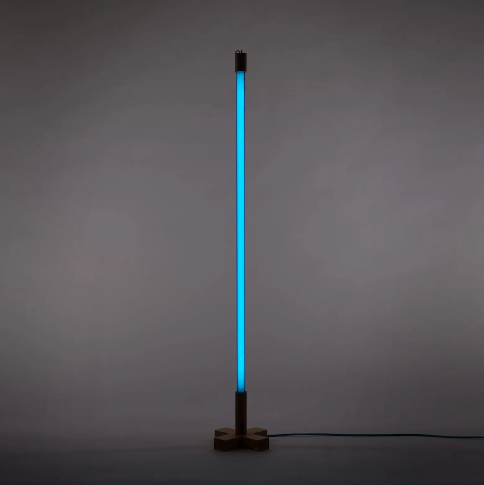SELETTI LED-valaisin Linea, sininen, puiset yksityiskohdat, yleisvalo