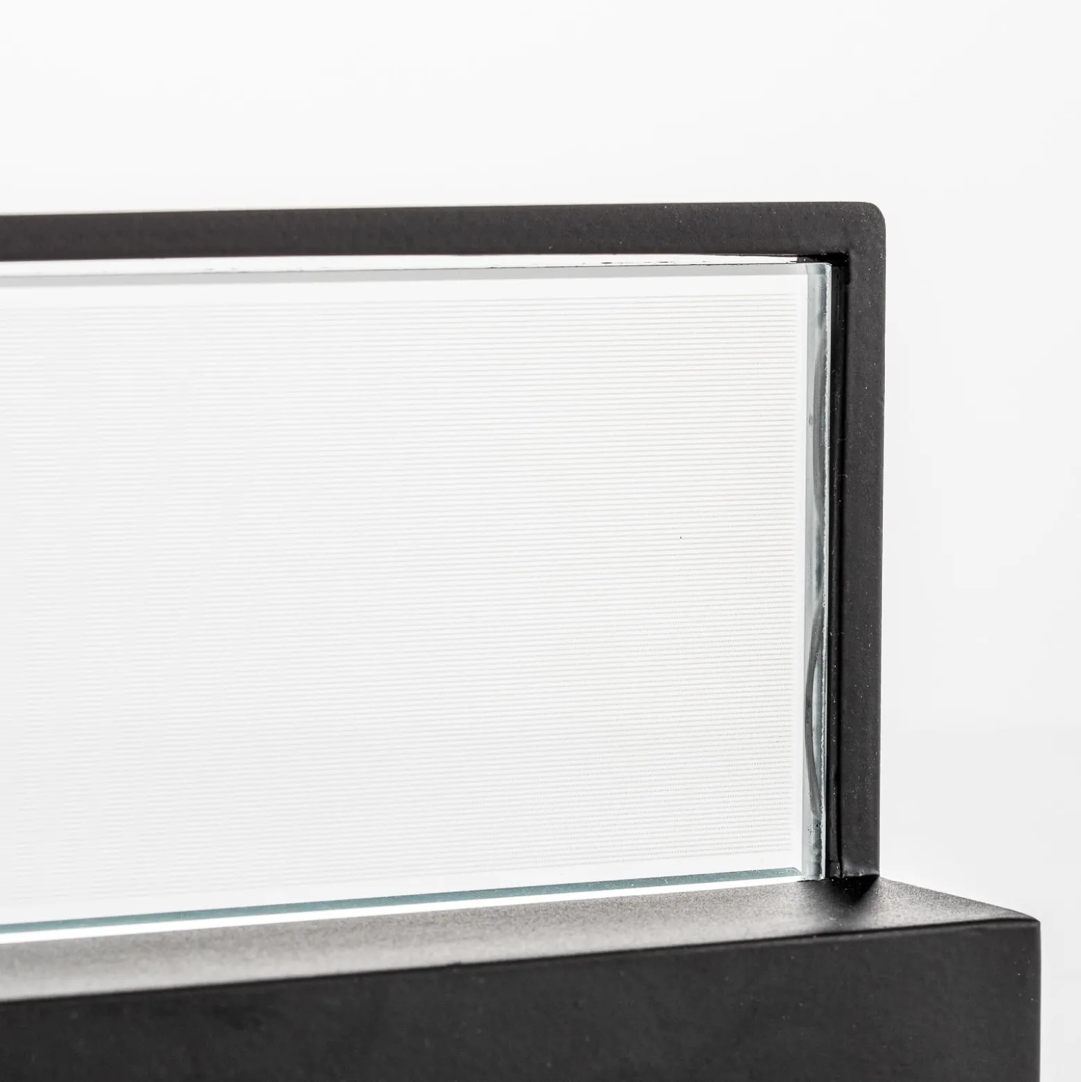 serien.lighting Crib Wall LED-seinävalaisin, musta