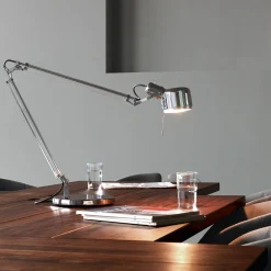 serien.lighting Job Table-LED-pöytävalo jalallinen
