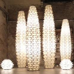 Slamp Cactus -design-lattiavalo, korkeus 180 cm