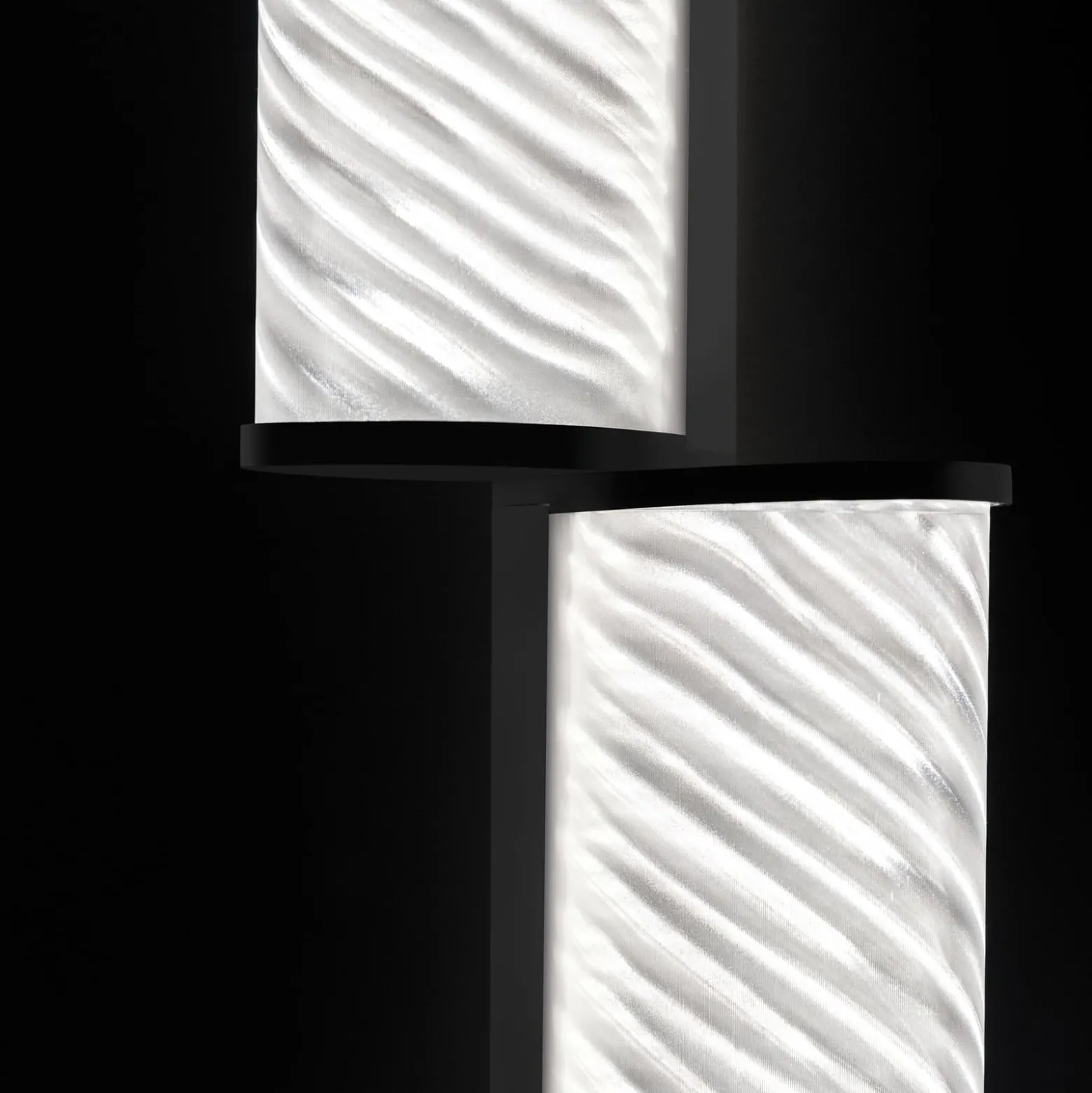 Slamp LED-lattiavalaisin Modula kierretty, laskostettu, musta