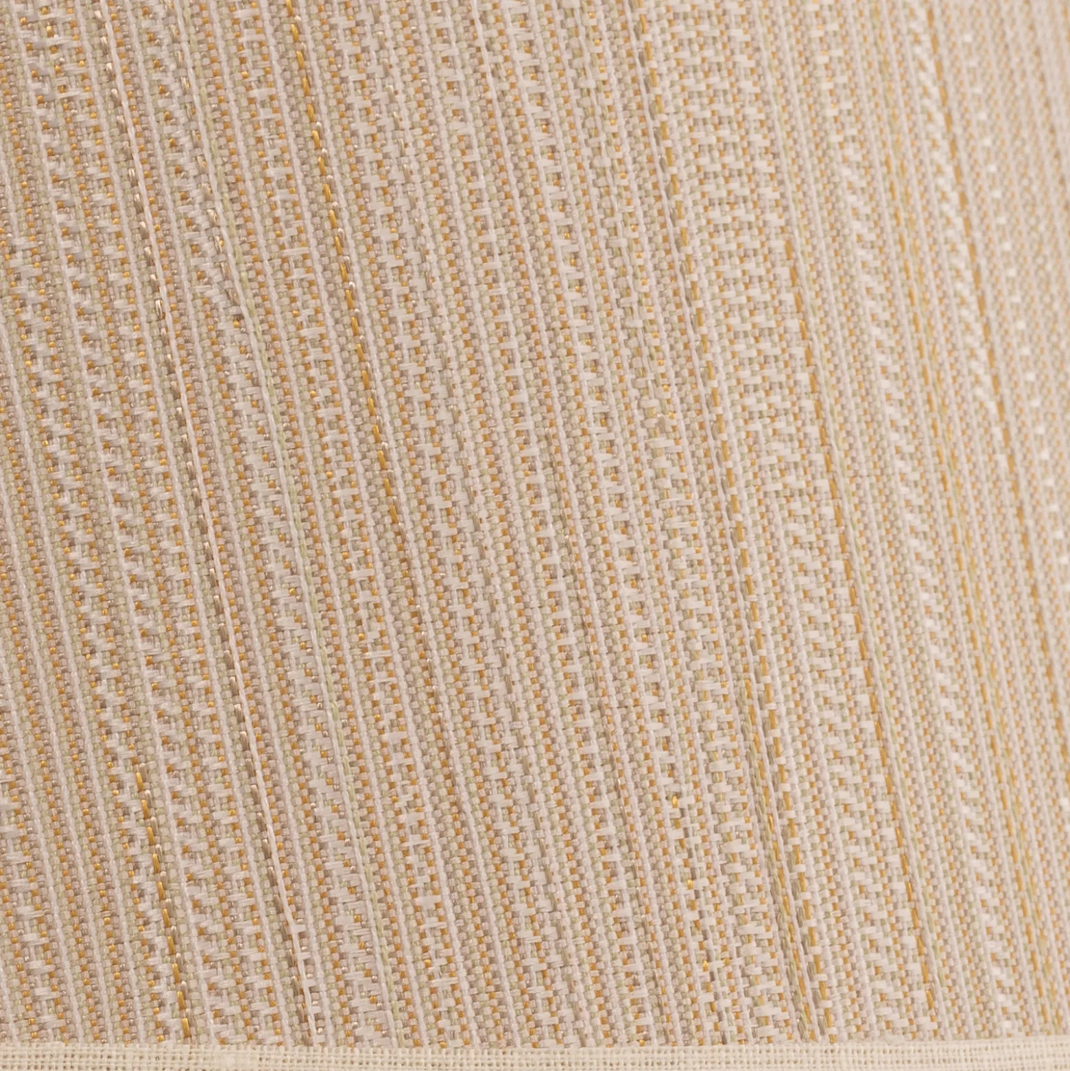 Sofia-varjostin, korkeus 15,5 cm, valkoinen/kultaiset nauhat