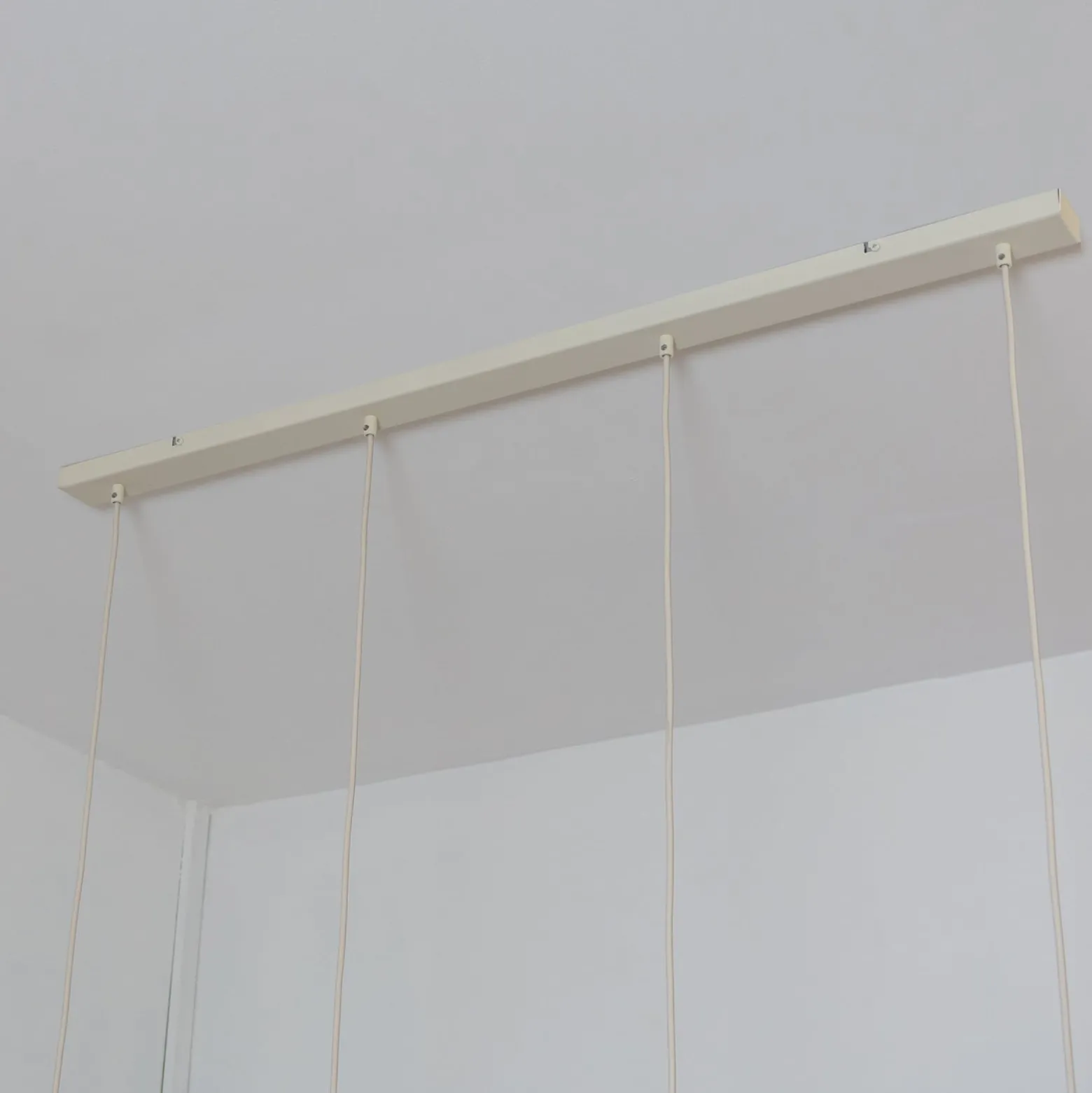 STARLIGHT ripustusvalaisin, kermanvalkoinen, 4-valo, pituus 100 cm metallia