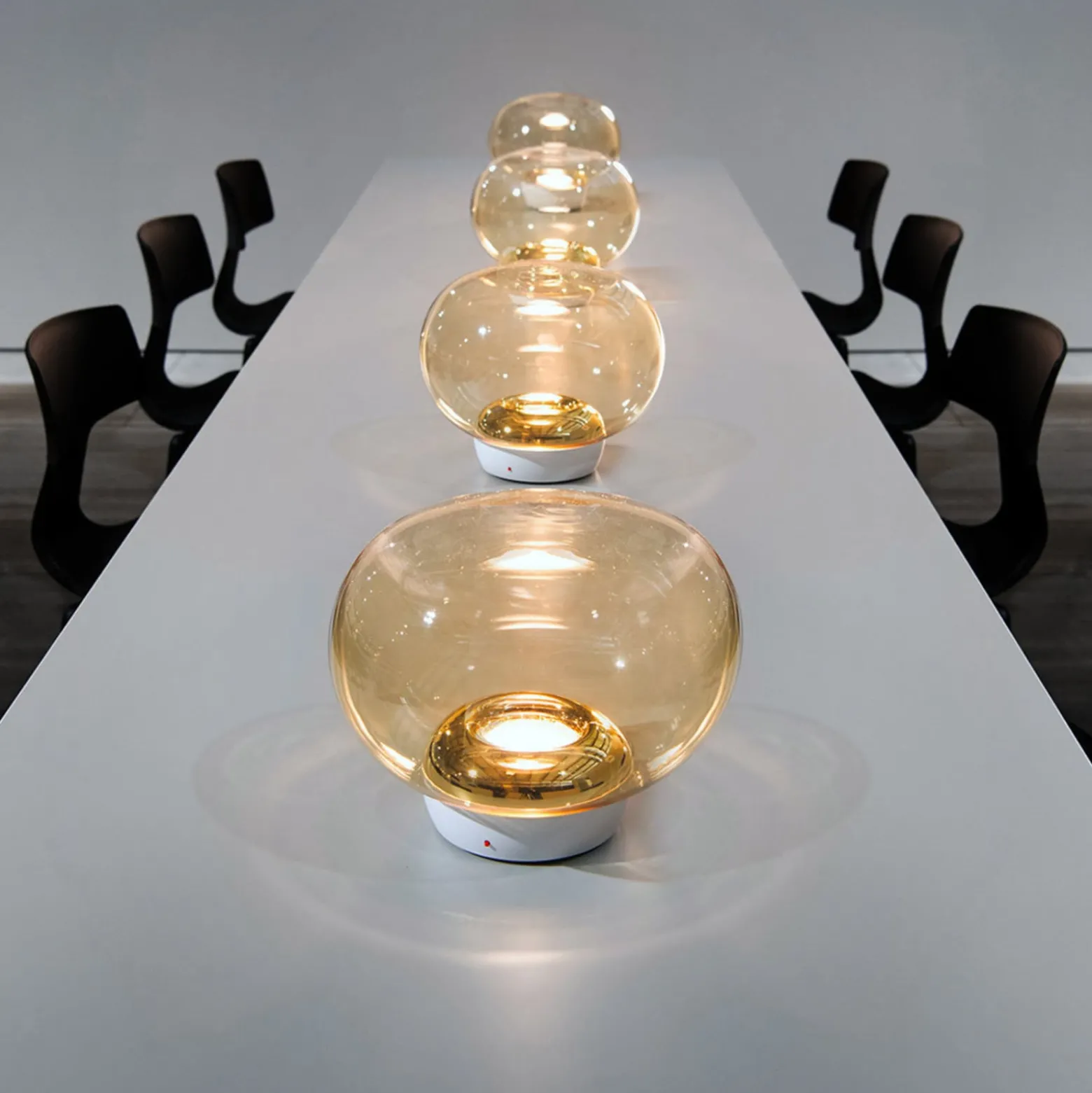 Stilnovo La Mariée LED-pöytälamppu kulta/valkoinen