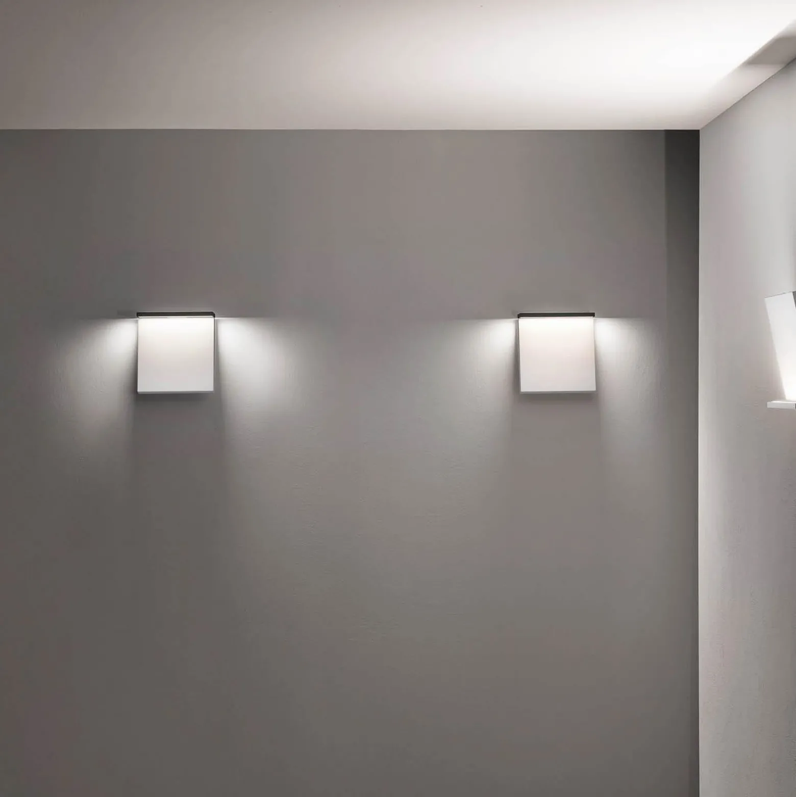 Stilnovo LED-seinävalaisin Inbilico, musta, korkeus 25 cm