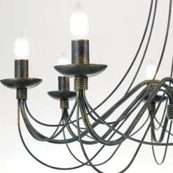 Suuri 8-lamp. maalaistyylinen CLARA-kattokruunu