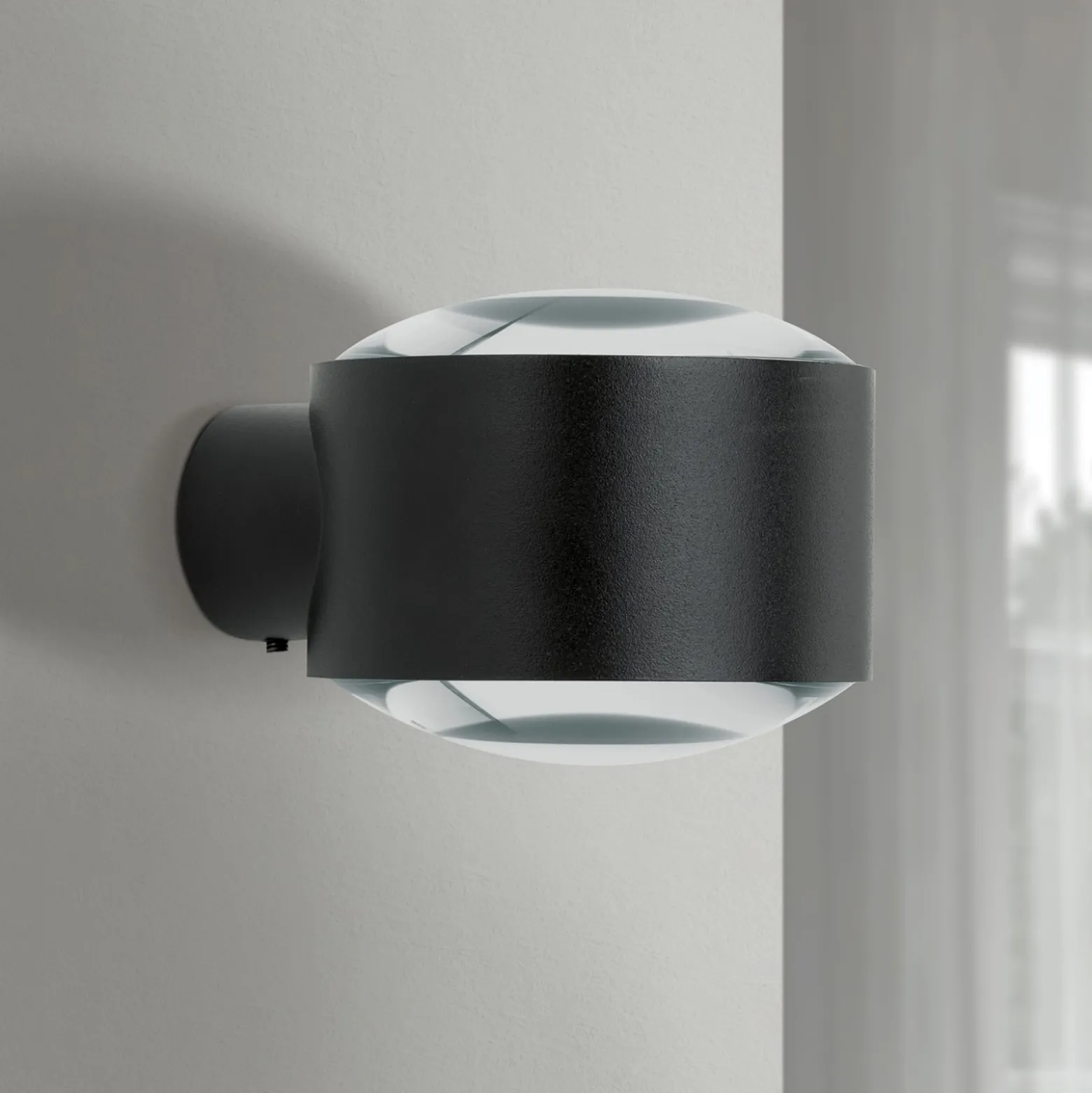 Tatra LED-ulkoseinävalaisin, musta, Ø 10,2 cm, alumiini, ylös/alasvalo