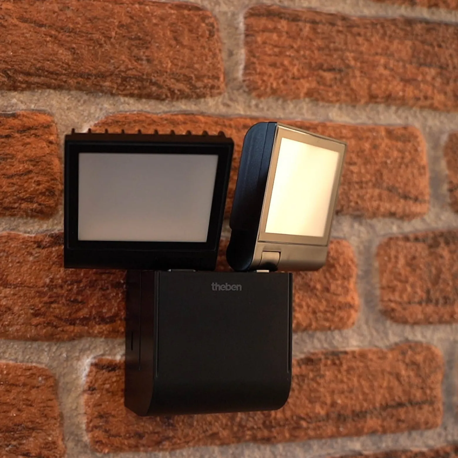 Theben LED-ulkoseinävalaisin theLeda S17-100L, musta, 2-valoinen
