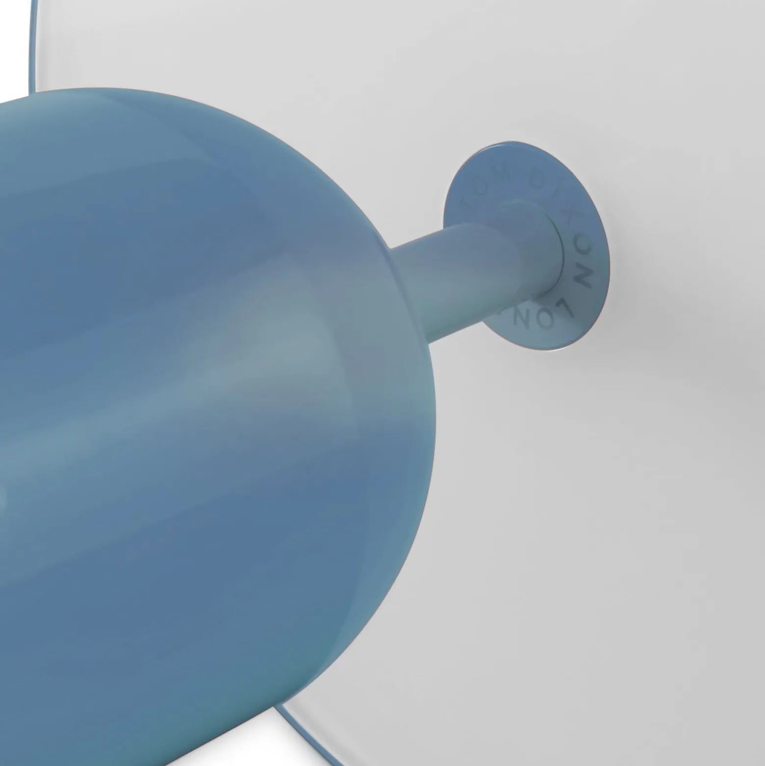 Tom Dixon Akku-pöytälamppu BELL PORTABLE, vaaleansininen 28 cm IP44