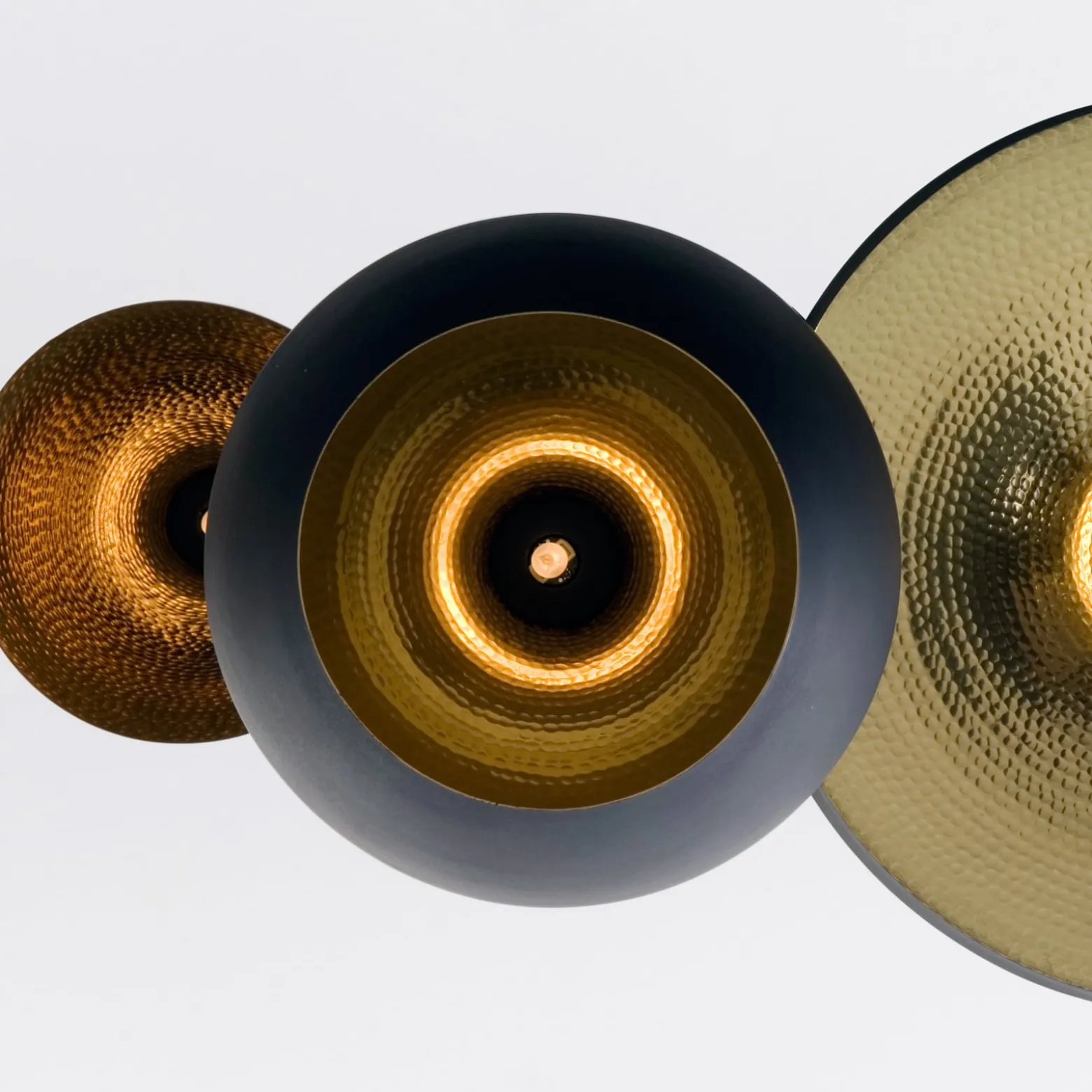 Tom Dixon Beat Fat -LED-riippuvalo, musta