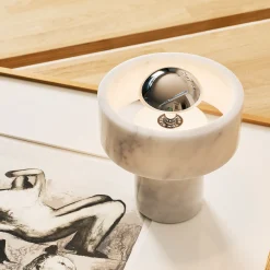 Tom Dixon LED-akkukäyttöinen pöytälamppu Stone, hopeanvärinen, 19 cm