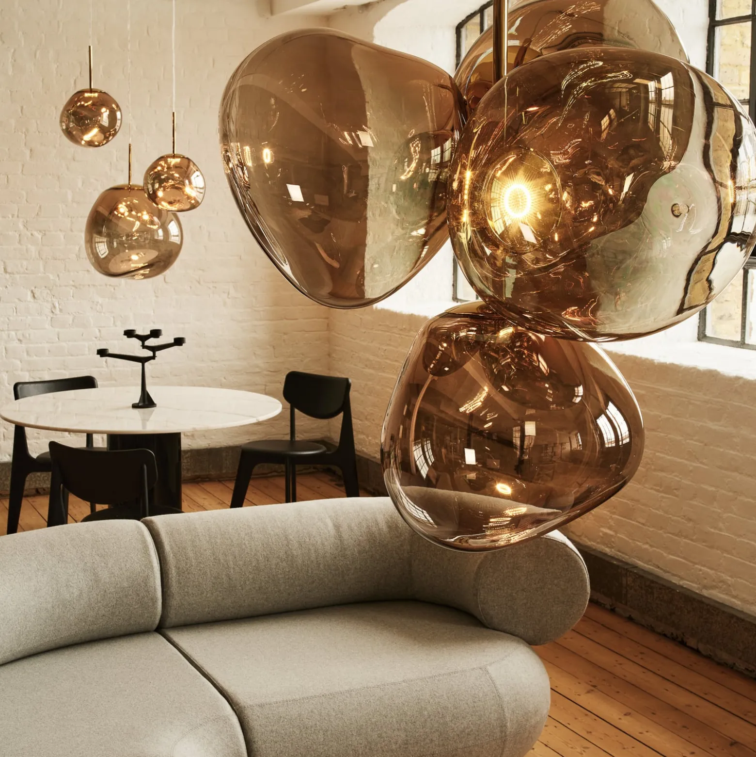 Tom Dixon LED-kattokruunu Melt Chandelier, pronssinvärinen