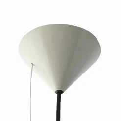 Tom Dixon LED-riippuvalaisin Pose, harmaa-beige, Ø 43 cm teräs dim