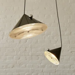 Tom Dixon LED-riippuvalaisin Pose, vihreä, Ø 43 cm, teräs dim