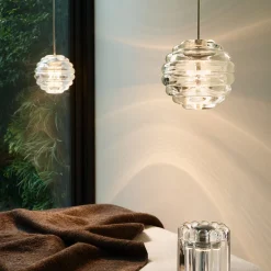 Tom Dixon LED-riippuvalaisin Press Sphere, kirkas, Ø 14 cm, 927