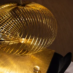 Tom Dixon Spring Large riippuvalo Ø 95 cm messinki