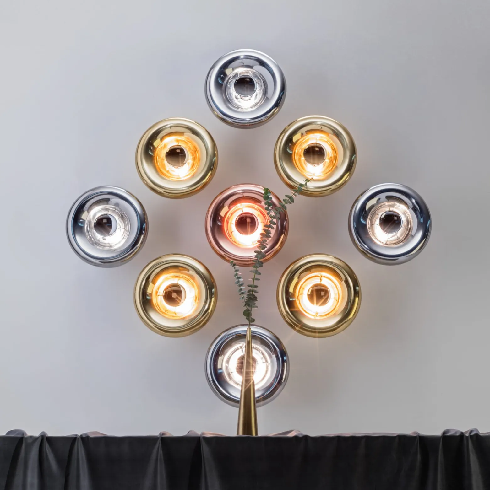 Tom Dixon Void Surface -LED-seinävalaisin, kupari