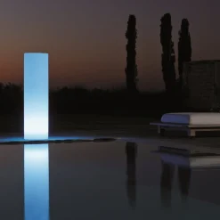 Tower - LED-koristevalo, jota voidaan ohjata sovelluksen kautta