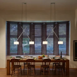 Twin-LED-riippuvalaisin tekee spagaatin