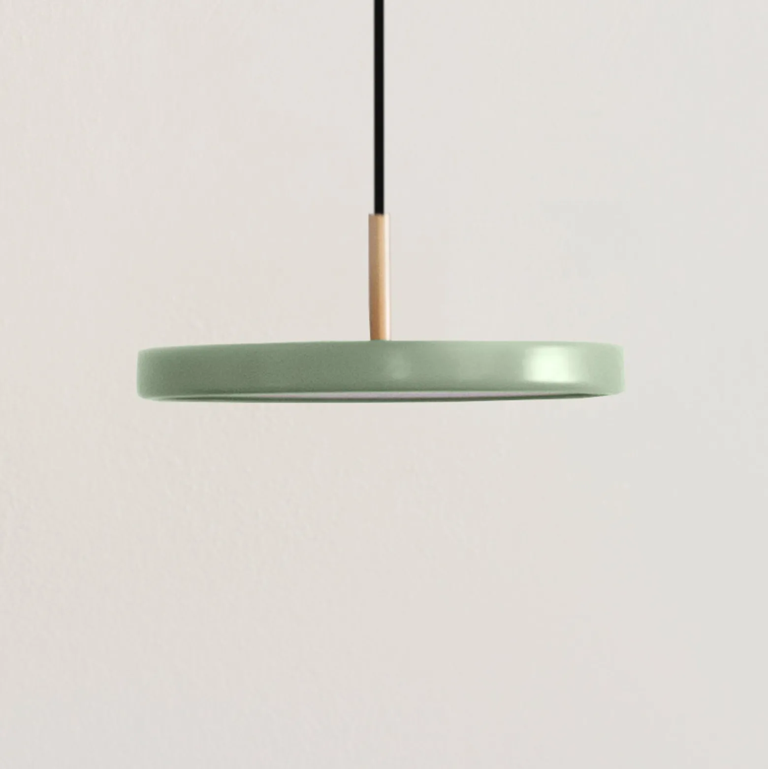 UMAGE Asteria MicroV2 -riippuvalo, himmen., oliivi