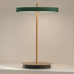 UMAGE LED ladattava pöytävalaisin Asteria Move metsänvihreä/messinki 31cm