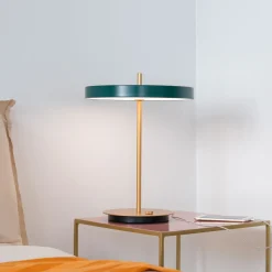 UMAGE LED-pöytävalaisin Asteria Table, USB, metsänvihreä/messinki