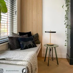 UMAGE LED-pöytävalaisin Asteria Table, USB, musta/messinki