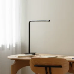 UMAGE LED-pöytävalaisin Omni, musta Korkeus 46 cm Metalli käännettävissä