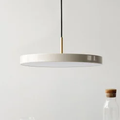 UMAGE LED-riippuvalaisin Asteria Medium helmiäis/messinki Ø 43 cm