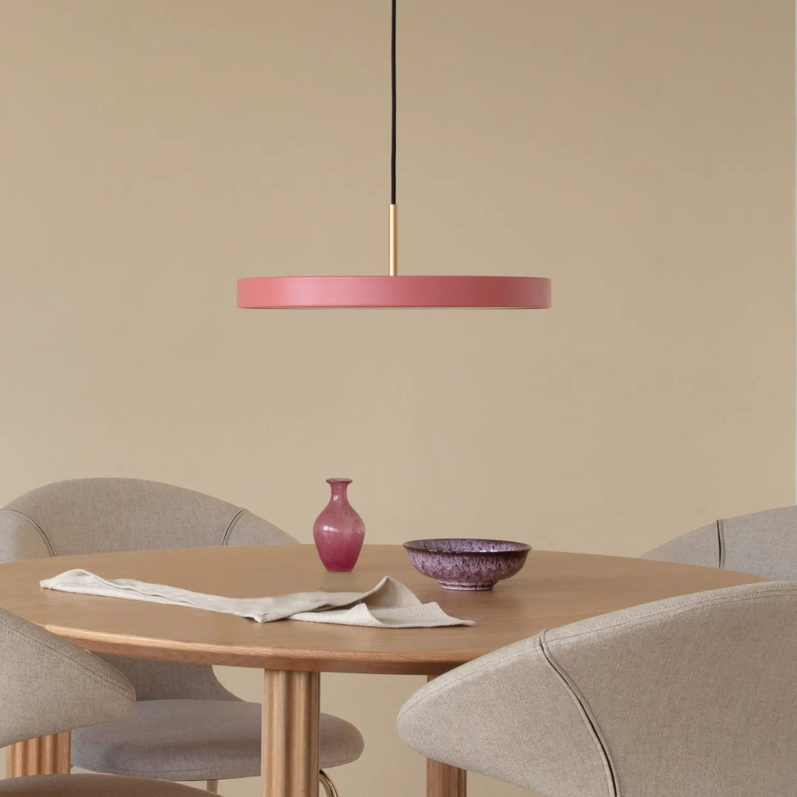 UMAGE LED-riippuvalaisin Asteria Medium, ruusukulta/messinki, Ø 43 cm