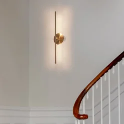 UMAGE LED-seinävalaisin Omni, messinki, pituus 74 cm