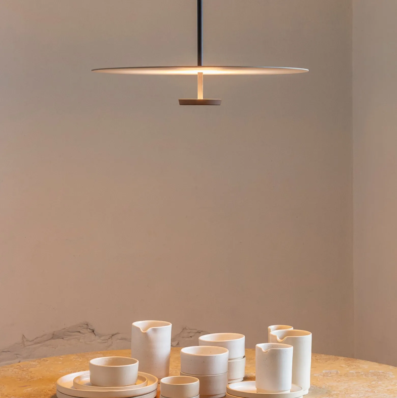 Vibia Flat LED-riippuvalo 1-lamppuinen Ø 55 cm harmaa L1