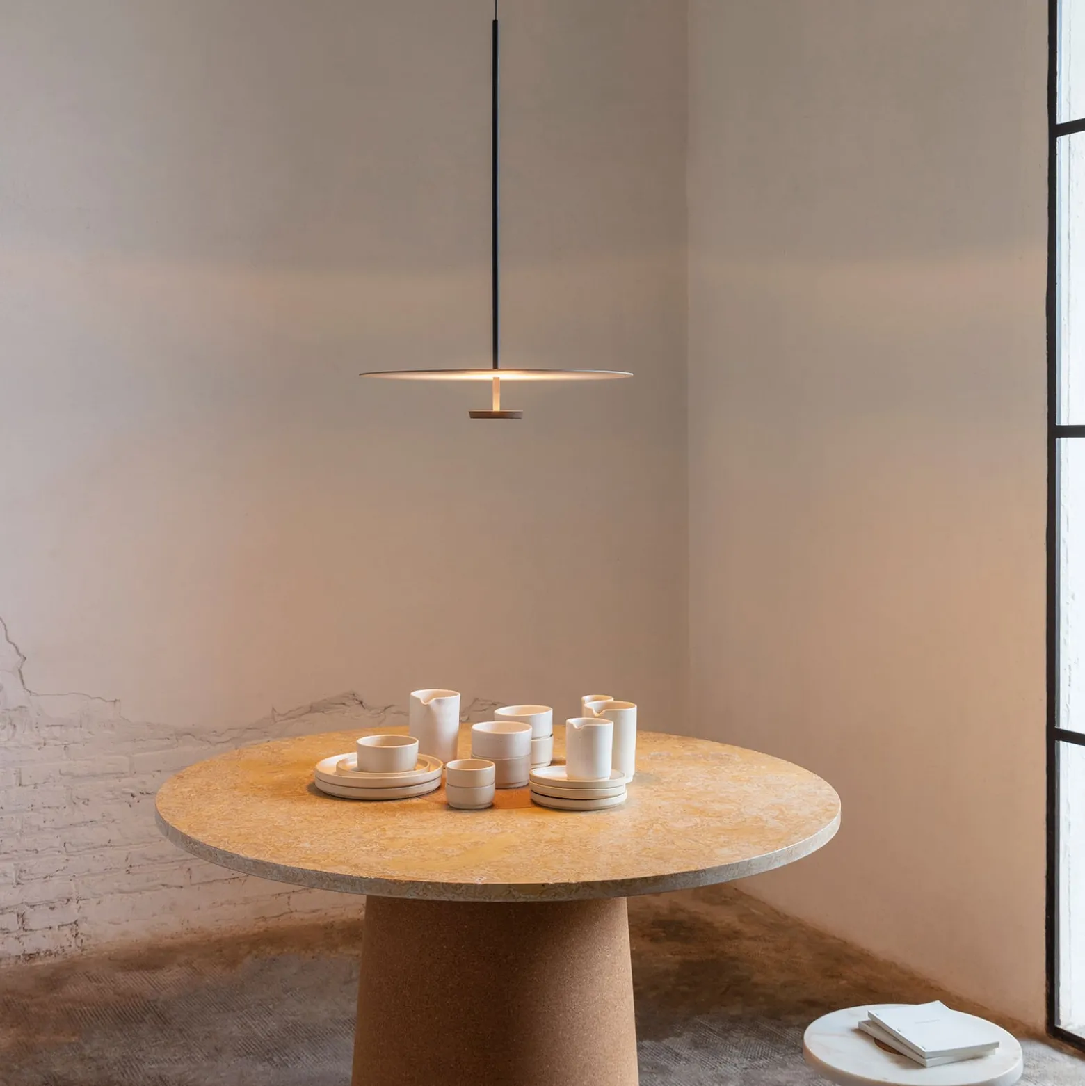 Vibia Flat LED-riippuvalo 1-lamppuinen Ø 55 cm harmaa L1