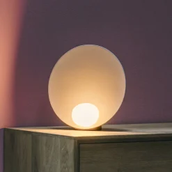 Vibia LED-pöytävalaisin Musa 7400, ruusukulta, Ø 26 cm, seisova