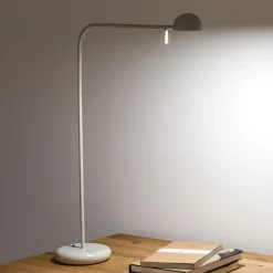 Vibia Pin 1655 LED-pöytälamppu, pituus 40 cm, kermanvärinen