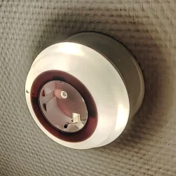 Välipistoke yövalolla, LED-rengas