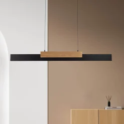 Wiebke LED-riippuvalaisin, musta puinen yksityiskohta 120,5 cm