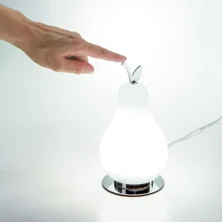 Wilma LED-pöytävalaisin, messinki/valkoinen, polttimon muotoinen,